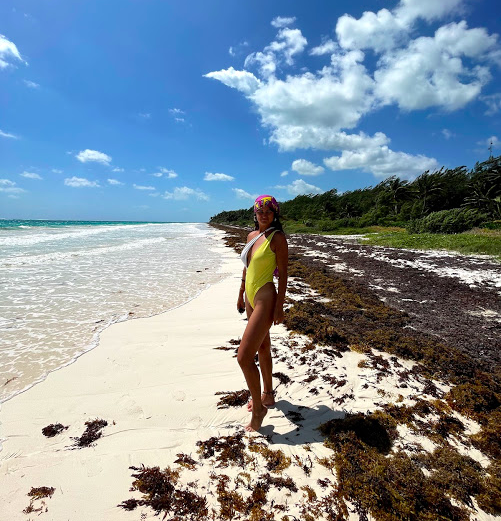 El tour en lancha en el ultimo maya incluye visitas a playas salvajes, es una de las excursiones de un día que puedes hacer en Tulum, forma parte de uno de los top 10 planes mas baratos e instagrameables en Tulum para 2 días